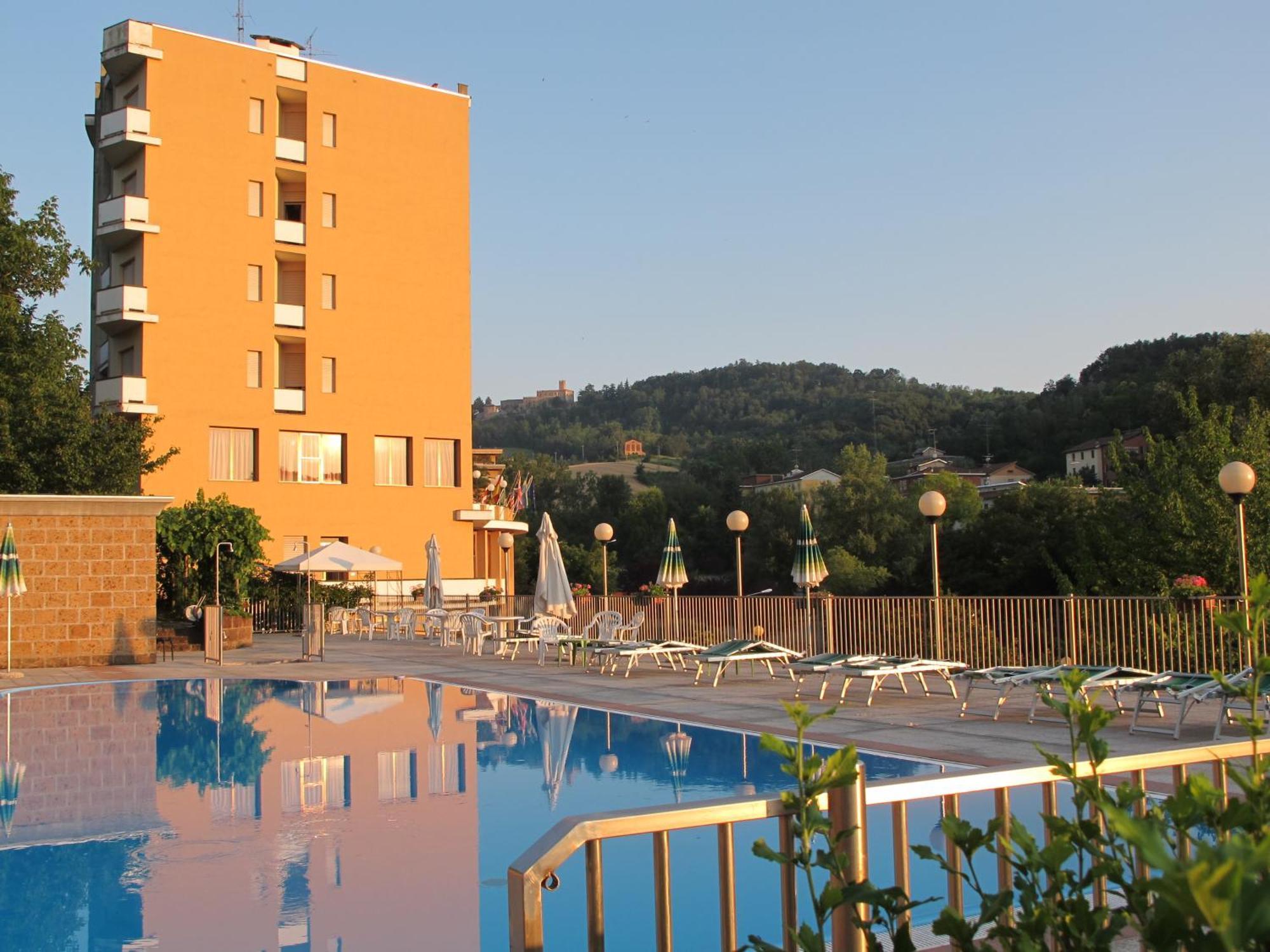 Hotel Ducale Tabiano Terme Bagian luar foto